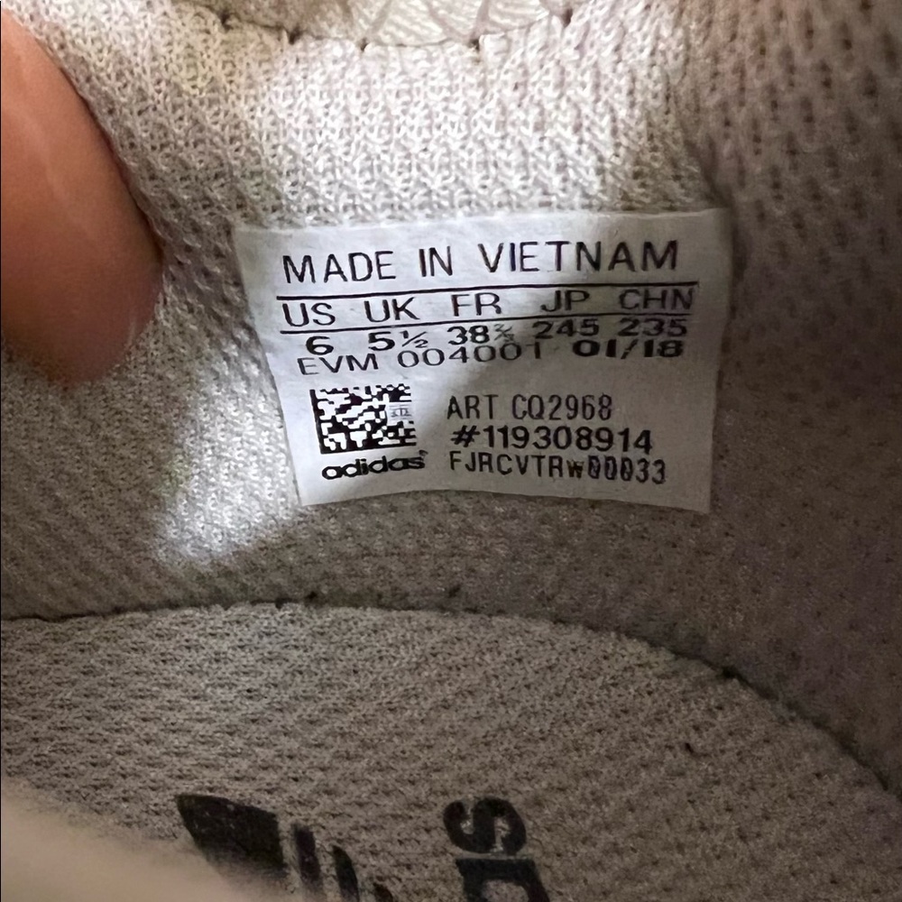 Adidas - Picture 3 of 3